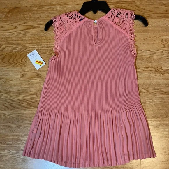 NWT!!!   APT 9 PLEAT LACE TOP.  Sz S - Picture 5 of 10